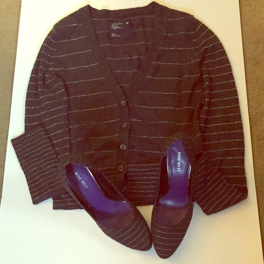 AE Cardigan Sml & Nine West Heels 9 Gray & Silver - Picture 2 of 8